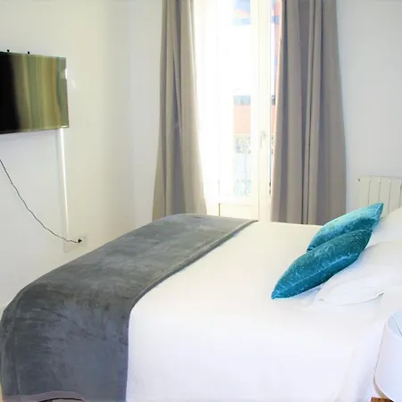 Callao One Suites Madrid Exterior photo